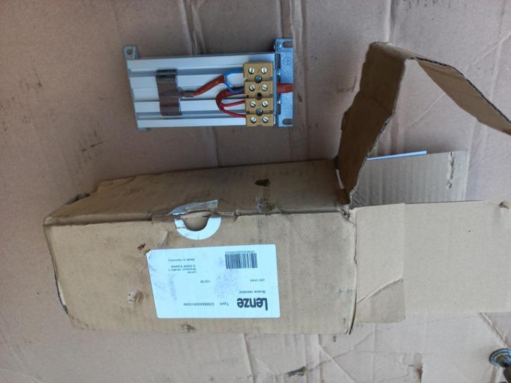 LENZE brake resistor 100 w 200 omh erbm200r100w, Hobby en Vrije tijd, Elektronica-componenten, Zo goed als nieuw, Ophalen of Verzenden