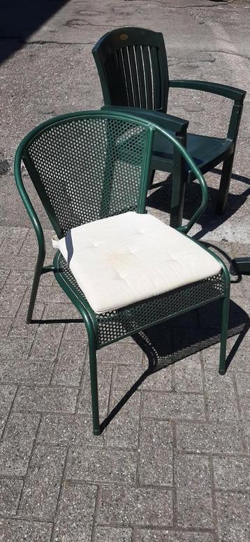 Metalen/gietijzeren tuinstoel  beschikbaar voor biedingen