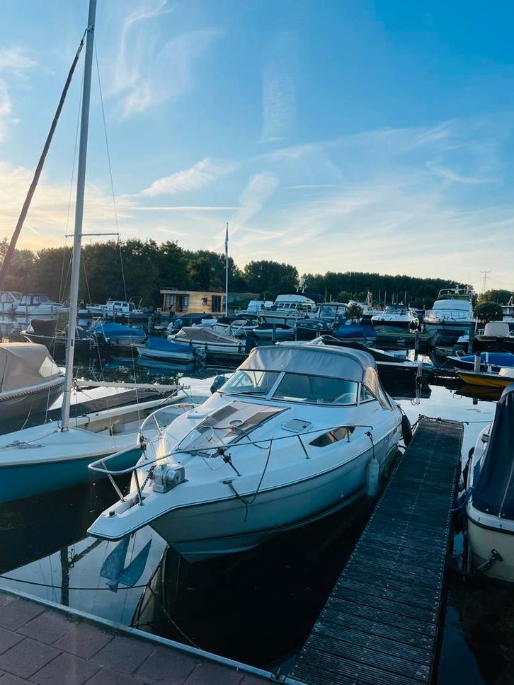 Regal Valanti 225 sc speedboot/cuddy. 5.0 v8 mercruiser, Watersport en Boten, Bootonderdelen, Zo goed als nieuw, Motor en Techniek