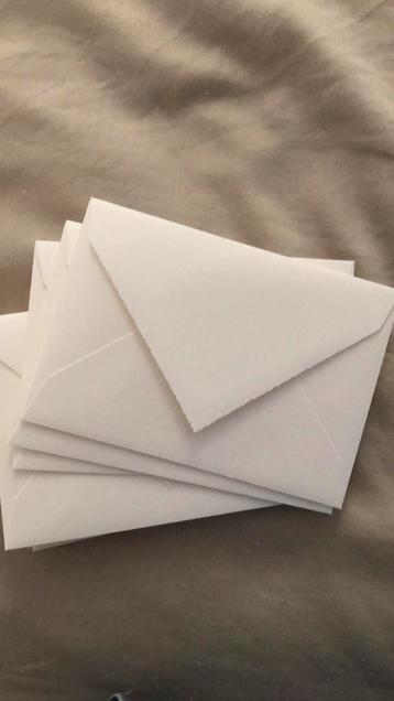Envaloppen oud hollands geschept papier creme wit beschikbaar voor biedingen