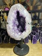Amethist geode (34) van 32 kg, mooi hol en diep paars., Ophalen of Verzenden, Mineraal