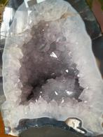 Amethist geode van 6.95 kilo., Verzamelen, Mineralen en Fossielen, Ophalen of Verzenden