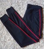 Jane Lushka travelstof broek zwart met rode bies maat XS, Kleding | Dames, Broeken en Pantalons, Zwart, Ophalen of Verzenden, Zo goed als nieuw