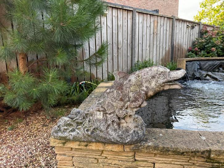 2 Stenen Dolfijnen Beelden, Tuin en Terras, Tuinbeelden, Gebruikt, Dierenbeeld, Steen, Ophalen