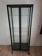 Zeer mooie en nette vitrinekast zwart van IKEA, Huis en Inrichting, Kasten | Vitrinekasten, Met deur(en), 150 tot 200 cm, 25 tot 50 cm