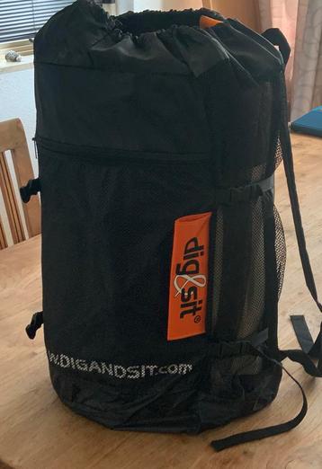 Dig & Sit - bank voor op het strand, of om te picknicken beschikbaar voor biedingen