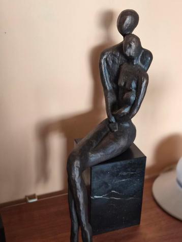 Bronzen Beeld 'Liefdevolle Omhelzing' beschikbaar voor biedingen