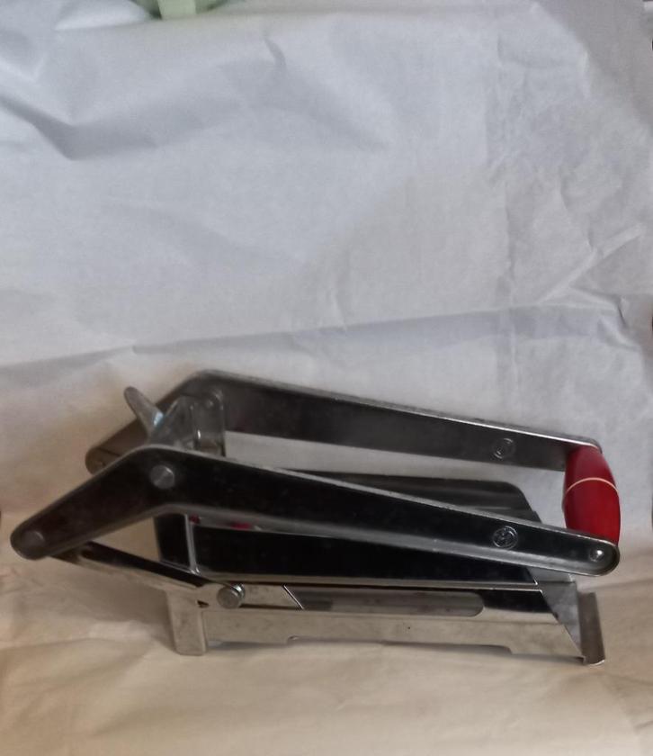 Tomado vintage frietsnijder patatsnijder  R, Huis en Inrichting, Keuken | Keukenbenodigdheden, Gebruikt, Ophalen of Verzenden