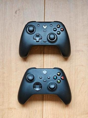 2 Xbox controllers beschikbaar voor biedingen
