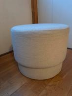 Crème witte poef van Karwei - zo goed als nieuw!, Huis en Inrichting, Banken | Voetenbanken en Poefen, Ophalen, Minder dan 50 cm