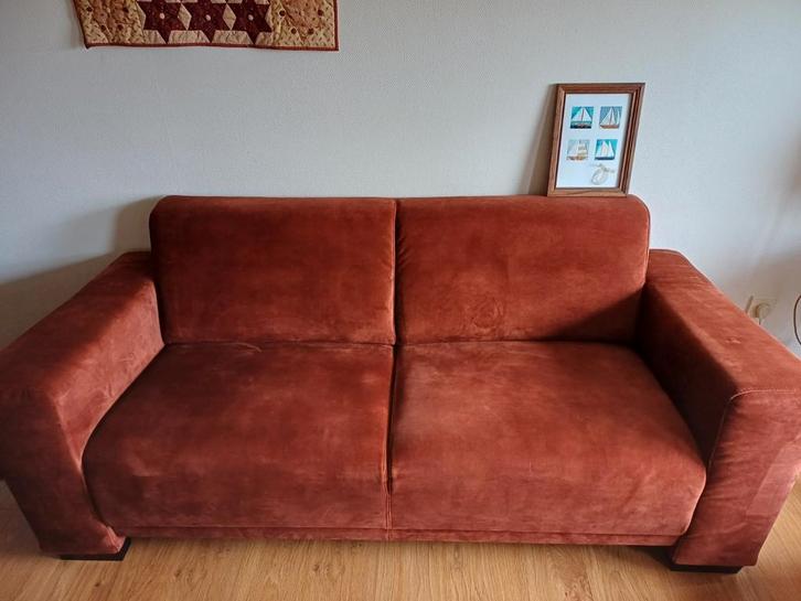 Een zo goed als nieuwe 2.5 en 2 zits bank, kleur roestbruin, Huis en Inrichting, Banken | Bankstellen, Zo goed als nieuw, 150 tot 200 cm