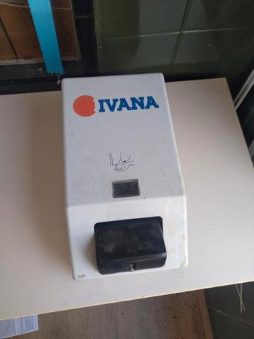 Ivana zeepdispenser  beschikbaar voor biedingen