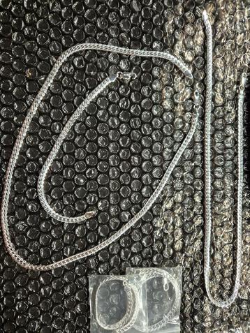 Dames ketting platte V schakel echt Zilver!  beschikbaar voor biedingen