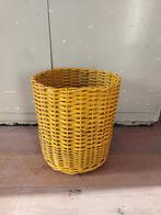 Grote vintage mand, riet, geel, Huis en Inrichting, Gebruikt, Mand, Rond, Ophalen of Verzenden