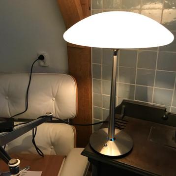 B+M B + M Leuchten Tafellamp lamp design melkglas mushroom beschikbaar voor biedingen