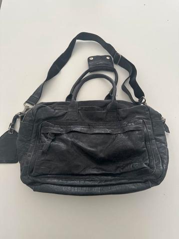 Zwarte Cowboysbag tas met schouderband beschikbaar voor biedingen