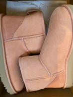 UGG Classic Mini II - Maat 41 - Nieuw, UGG, Lage of Enkellaarzen, Nieuw, Ophalen of Verzenden