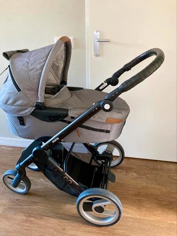 Mutsy Evo 3-in-1 kinderwagen + Maxi Cosi + KidSit zitplankje beschikbaar voor biedingen