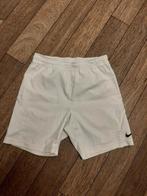 Tennisshort korte broek wit Nike 140, Gebruikt, Ophalen of Verzenden, Broek