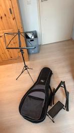 Gitaarset met tas, standaarden en voetenbankje, Ophalen of Verzenden, Zo goed als nieuw, Klassieke of Spaanse gitaar