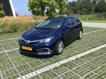 Toyota Auris 1.2T Dynamic Panoramadak/152000km/trekhaak/bj20 beschikbaar voor biedingen