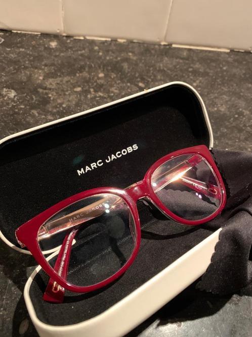 Rood brillenmontuur Marc Jacobs, Sieraden, Tassen en Uiterlijk, Zonnebrillen en Brillen | Dames, Zo goed als nieuw, Bril, Overige merken