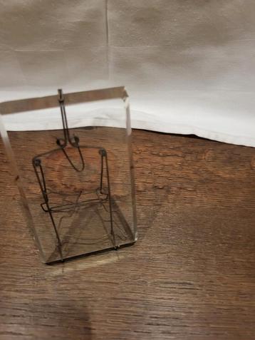 Glazen Fotolijst met Metalen Standaard beschikbaar voor biedingen