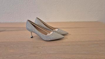 Bruidschoenen (wit / lichtgrijs)  beschikbaar voor biedingen