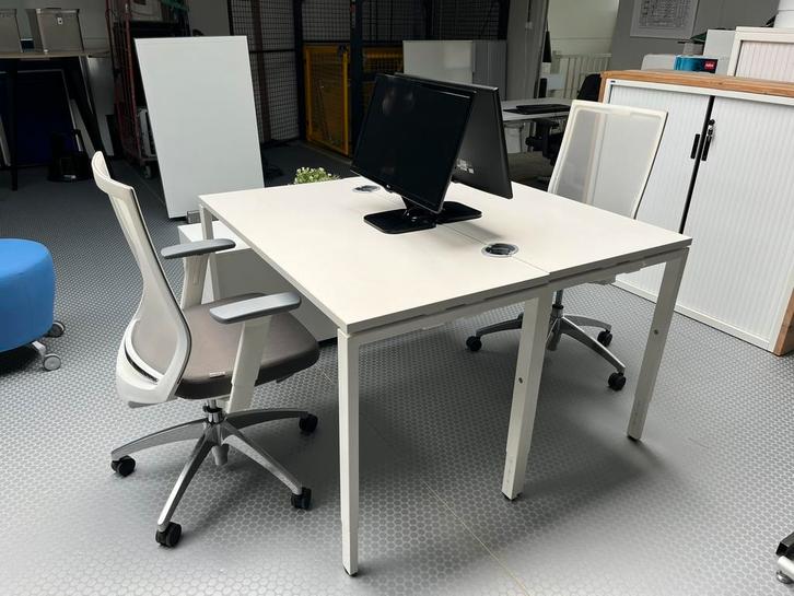 Haworth bureau 120x60, klein en van kwaliteit, Huis en Inrichting, Bureaus, Zo goed als nieuw, Bureau, In hoogte verstelbaar, Ophalen