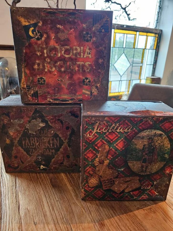 Vintage Koektrommels - Victoria, Verkade, Scottuca, Huis en Inrichting, Woonaccessoires | Kisten, Gebruikt, Minder dan 50 cm, Minder dan 50 cm