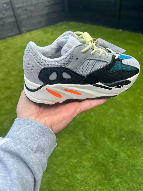 Adidas Yeezy boost 700 V1 kids & volwasse waverunner 3 maten, Kleding | Heren, Schoenen, Nieuw, Ophalen of Verzenden