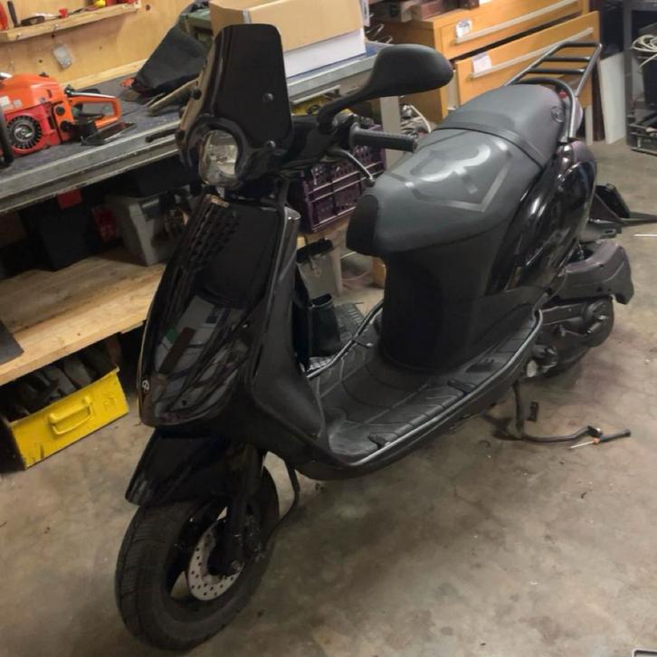 Piaggio Zip, Fietsen en Brommers, Scooters | Piaggio, Gebruikt, Zip, Maximaal 45 km/u, Benzine, Ophalen