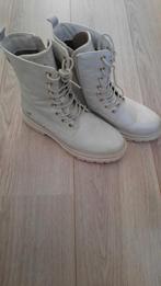 Mustang beige veterboots mt 38, Kleding | Dames, Schoenen, Lage of Enkellaarzen, Mustang, Ophalen of Verzenden, Wit