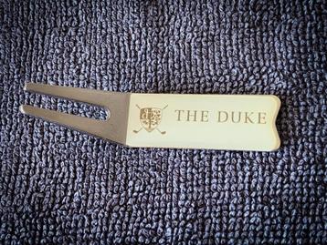 Originele The Duke (Championship Golf Course) golf pitchfork beschikbaar voor biedingen