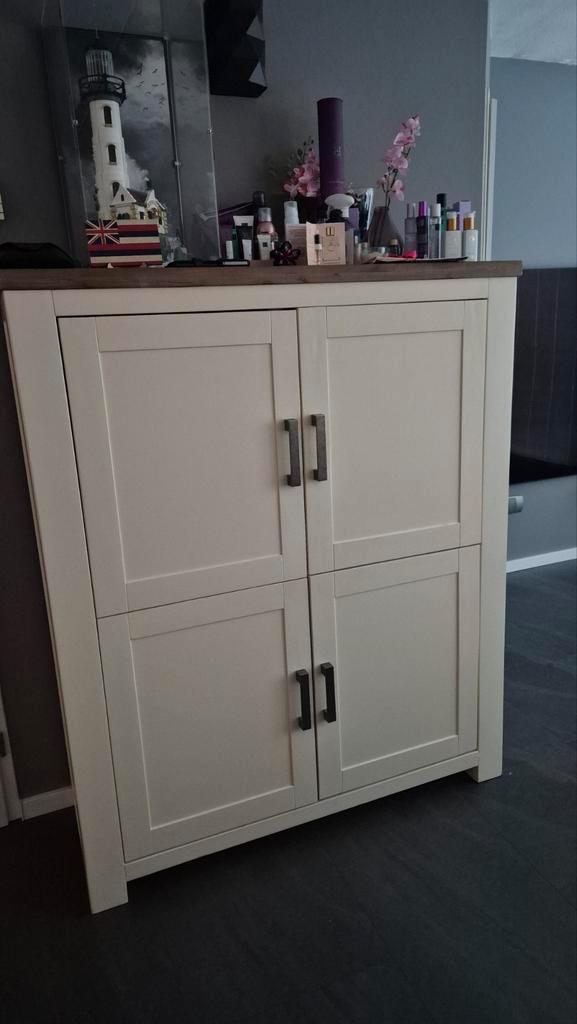 Lizzano kast van pronto wonen, Huis en Inrichting, Kasten | Buffetkasten, Gebruikt, 25 tot 50 cm, Ophalen