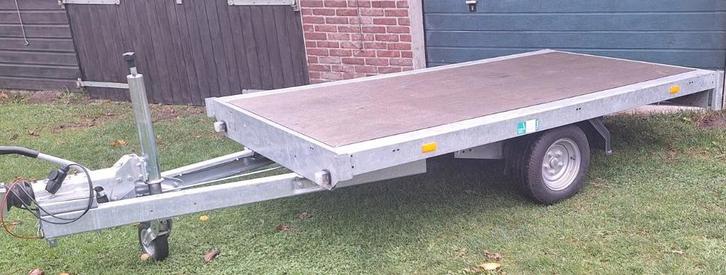 Plateau aanhanger geremd max. 1350 kg. Bj. 2022, Auto diversen, Aanhangers en Bagagewagens, Zo goed als nieuw, Ophalen