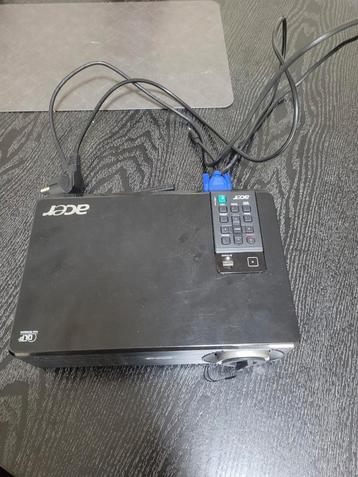 Acer X1160 Beamer - Thuisbioscoop of Presentaties beschikbaar voor biedingen
