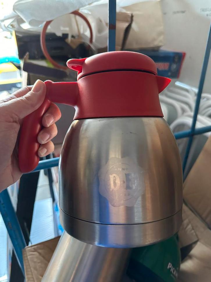 Douwe Egberts en Pickwick thermoskannen en air pots, Witgoed en Apparatuur, Koffiezetapparaten, Zo goed als nieuw, Koffiemachine