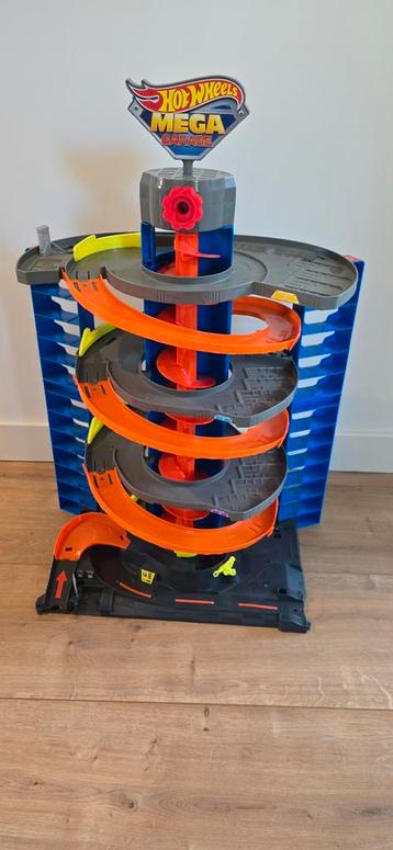 Hot Wheels Mega Garage - In Goede Staat! beschikbaar voor biedingen