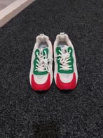 Sportschoenen maat 42 nieuw rood groen wit, Ophalen of Verzenden, Zo goed als nieuw, Sportschoenen