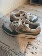 Nike air max green, Ophalen of Verzenden, Zo goed als nieuw, Groen, Sneakers of Gympen