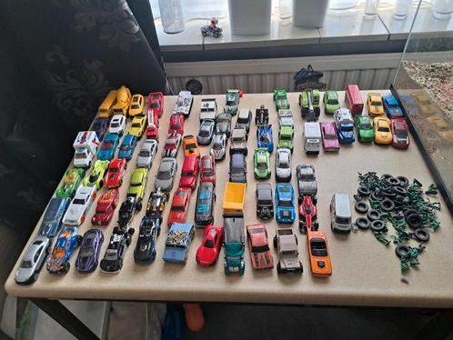 Grote verzameling speelgoedauto's en soldaatjes, Hobby en Vrije tijd, Modelbouw | Auto's en Voertuigen, Gebruikt, Auto, 1:50 of kleiner