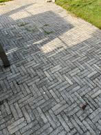 Gratis af te halen: grijze waaltjes, Tuin en Terras, Tegels en Klinkers, Ophalen, Gebruikt, Klinkers, 10 m² of meer