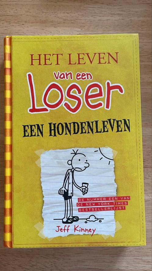Jeff Kinney - Een hondenleven, Boeken, Kinderboeken | Jeugd | 10 tot 12 jaar, Zo goed als nieuw, Ophalen of Verzenden
