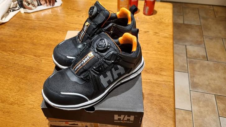Helly Hansen Veiligheidsschoenen Maat 40, Tuin en Terras, Werkkleding, Nieuw, Schoenen, Ophalen