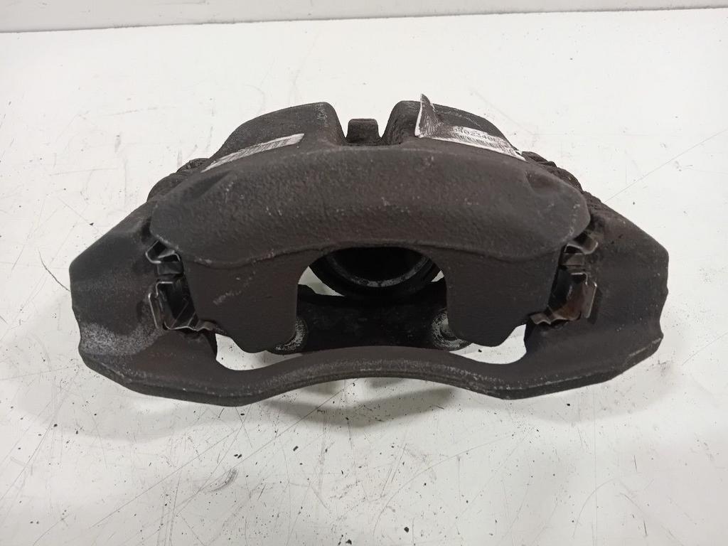 Remklauw rechts voor Peugeot 2008, Onderdelen@venauto.nl, Van der Ven Autorecycling B.V., Gebruikt, Ettenseweg 76, 4706 PB Roosendaal, The Netherlands