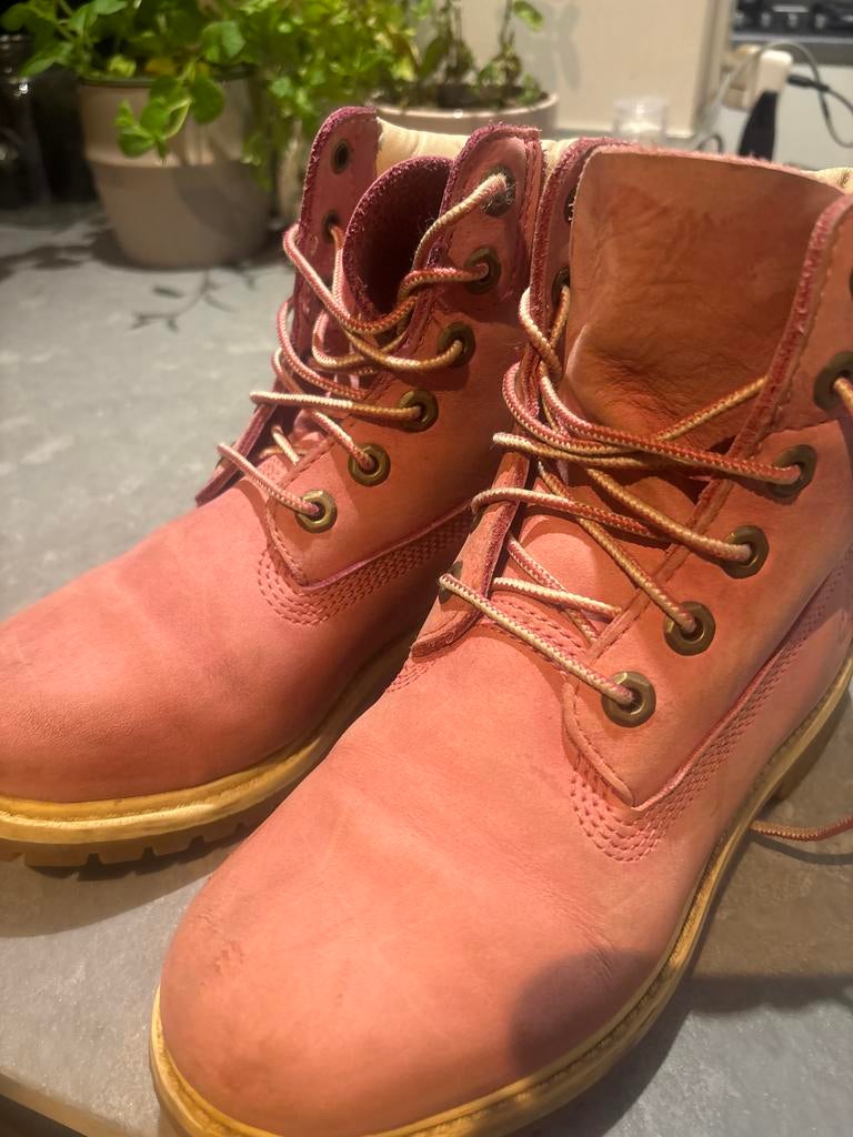 Timberland Laarzen Maat 36, Kleding | Dames, Schoenen, Ophalen of Verzenden, Gedragen, Roze, Lage of Enkellaarzen