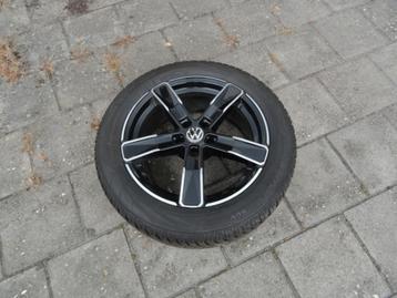 Volkswagen Tiguan alu velgen met winterbanden 18 inch beschikbaar voor biedingen