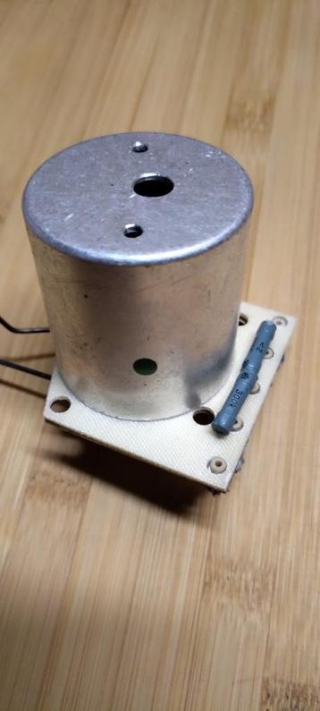 Keramische spoel beschikbaar voor biedingen