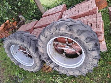 Dubbellucht molcon trekkertrek agrarisch PK tractor R 34 R38 beschikbaar voor biedingen